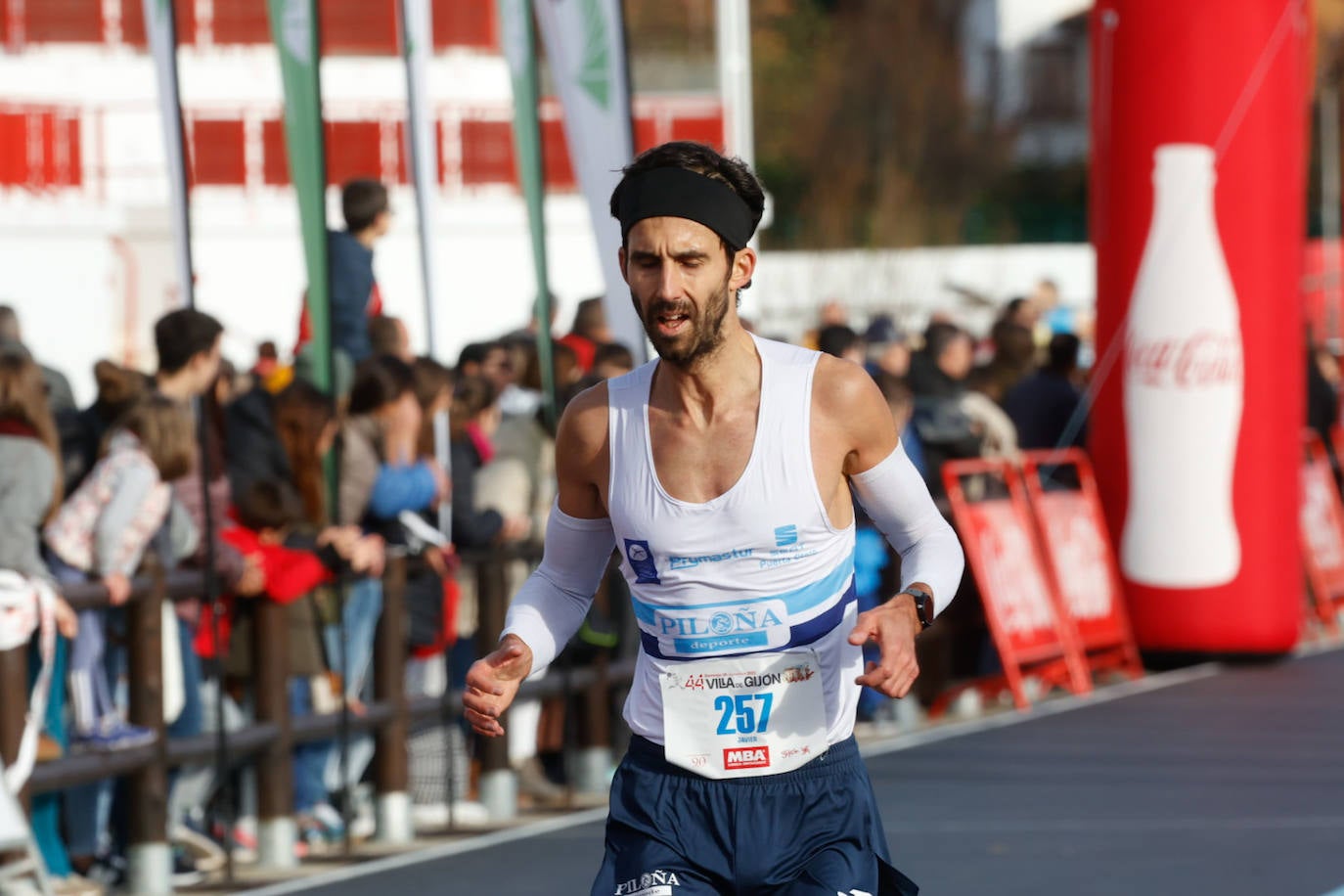 Más de 1.000 corredores se dan cita en el Cross Villa de Gijón