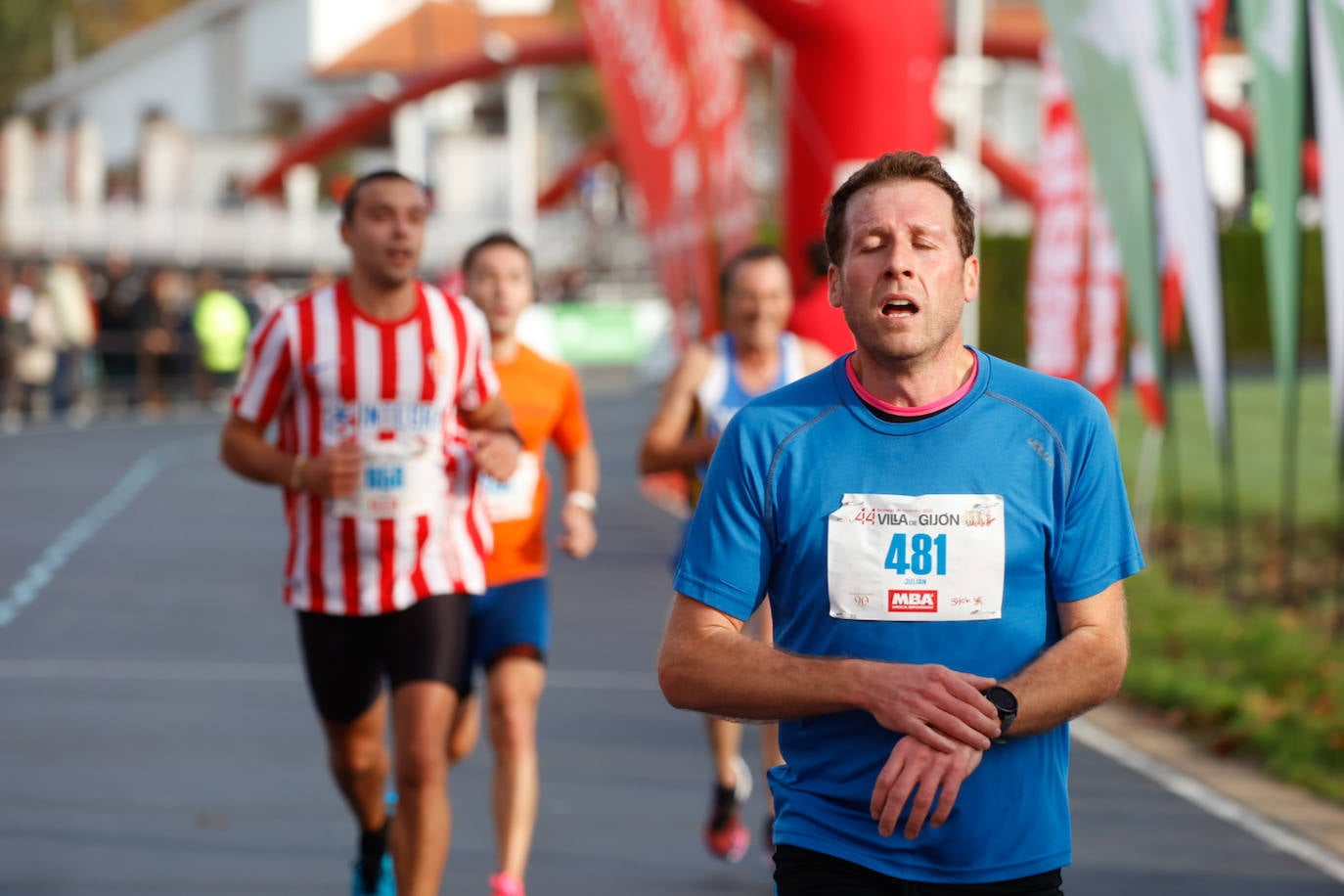 Más de 1.000 corredores se dan cita en el Cross Villa de Gijón