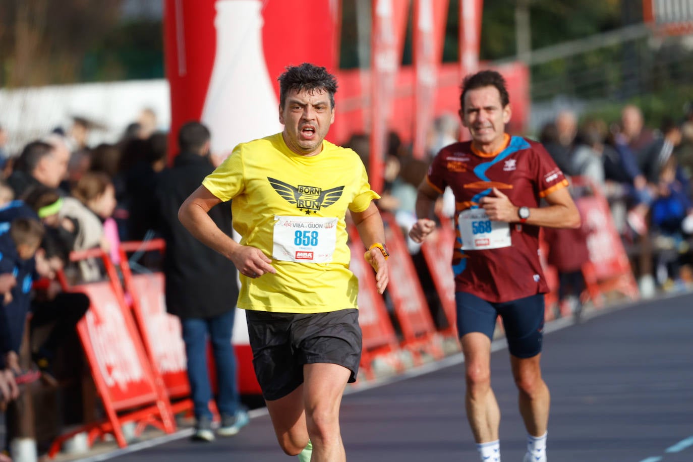 Más de 1.000 corredores se dan cita en el Cross Villa de Gijón