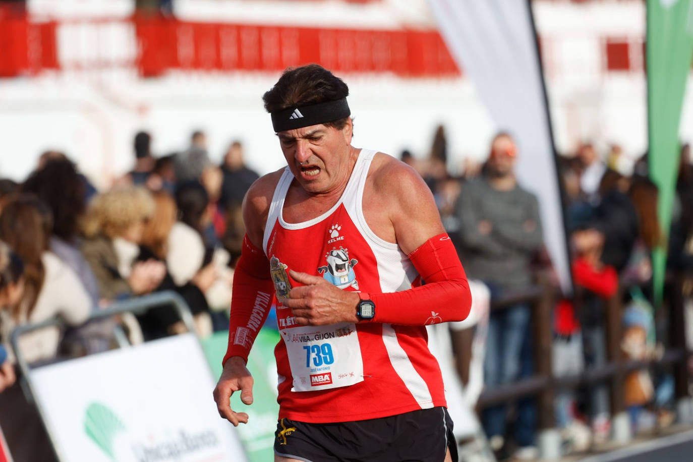 Más de 1.000 corredores se dan cita en el Cross Villa de Gijón