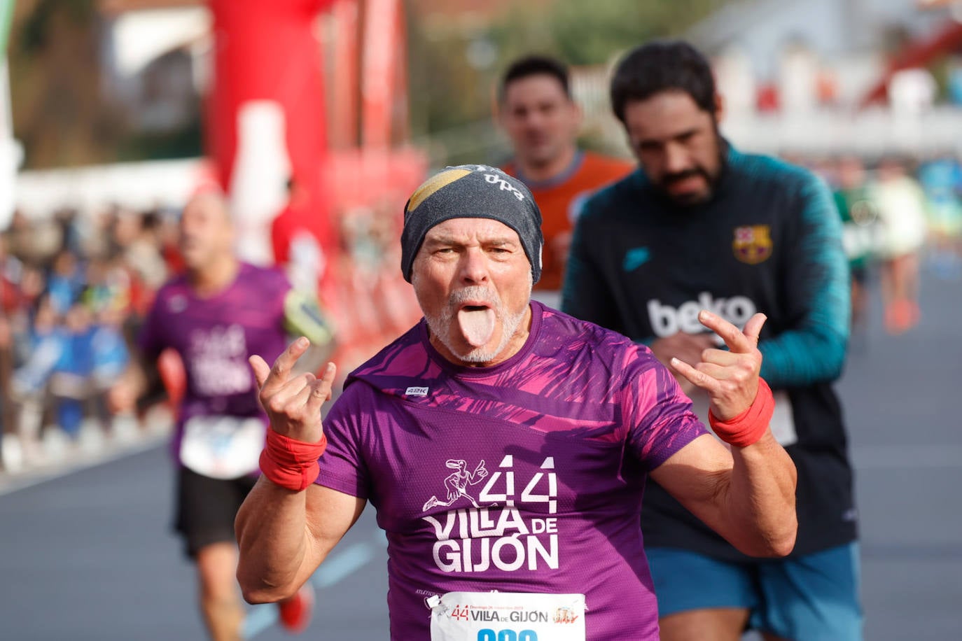 Más de 1.000 corredores se dan cita en el Cross Villa de Gijón