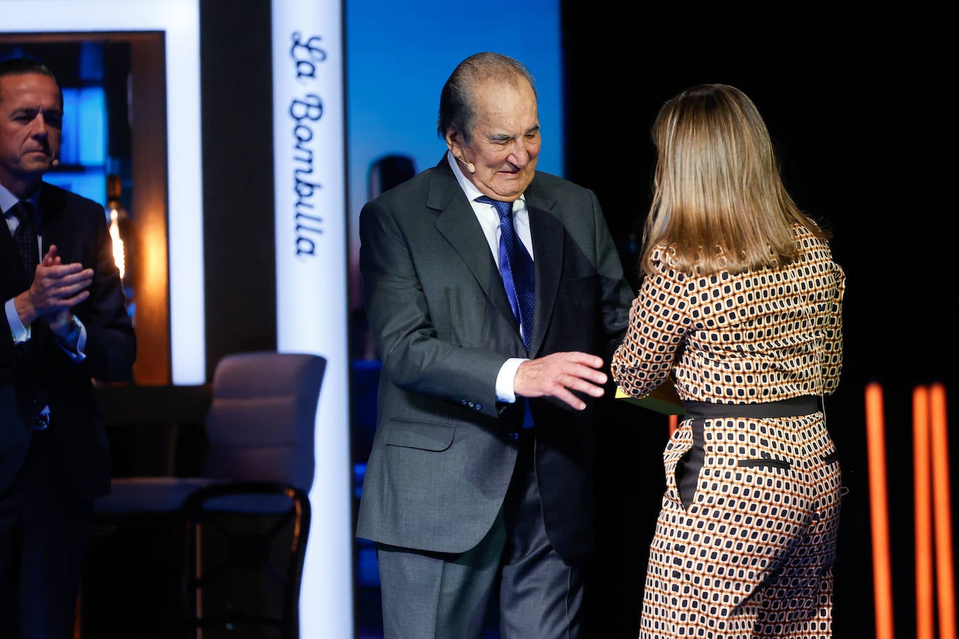 Fade distingue a representantes del mundo empresarial asturiano