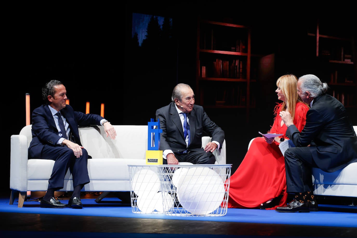 Fade distingue a representantes del mundo empresarial asturiano