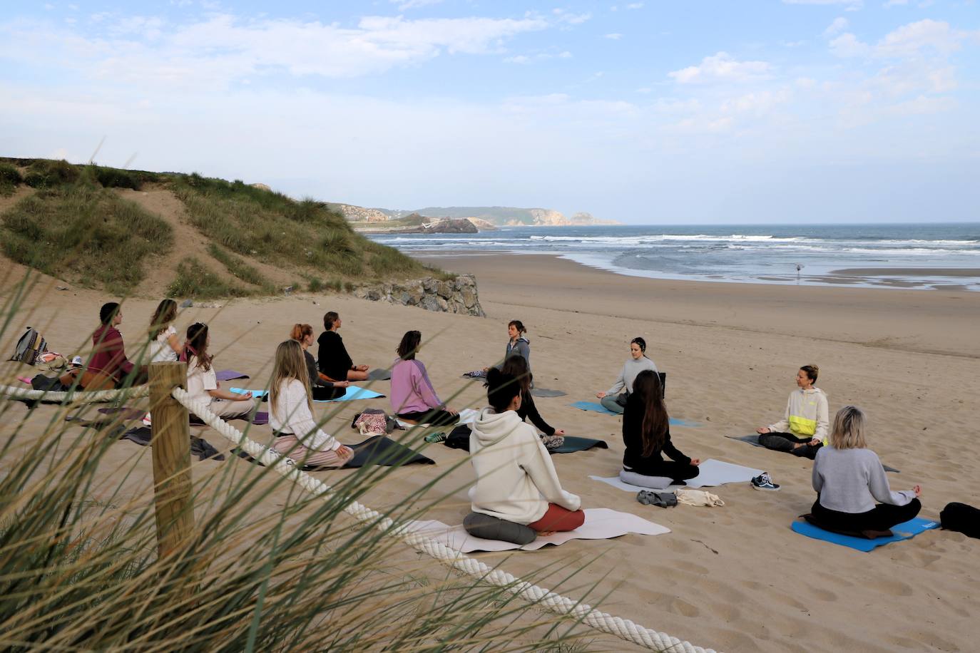 Gracias a que la comunidad crece, el yoga también se ha integrado como una práctica habitual y accesible para las que componen Kendra