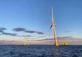 Windfloat Atlantic, el primer parque eólico flotante semisumergible del mundo, que lidera EDP Renovables en el norte de Portugal.