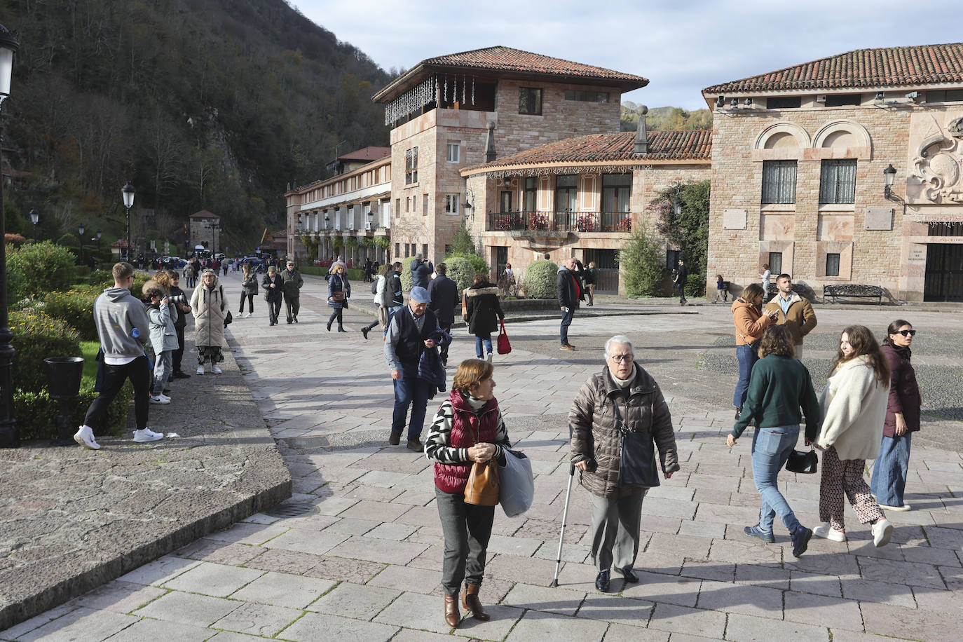 Asturias, abarrotada por el puente