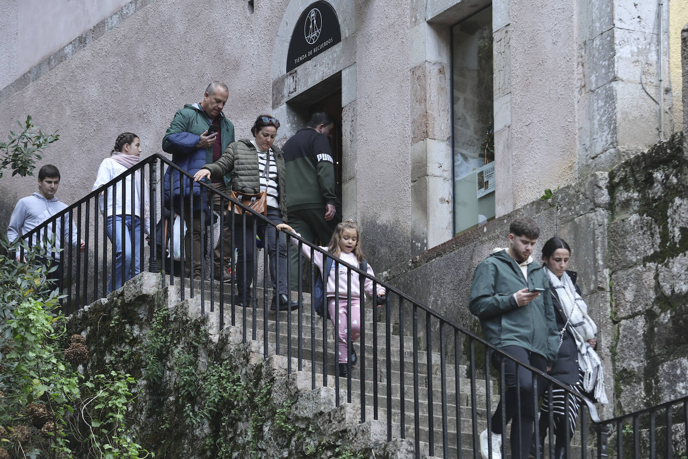 Asturias, abarrotada por el puente