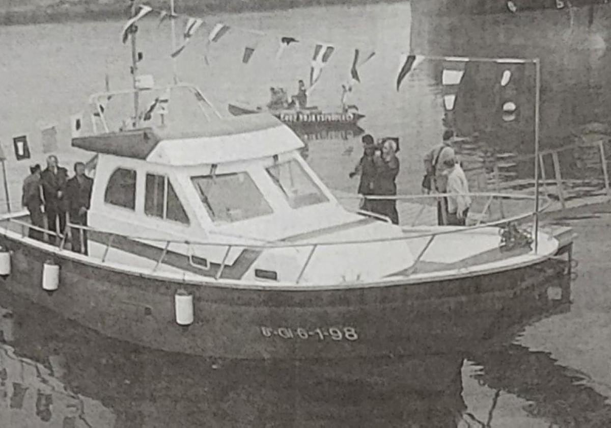 'La Rechalda' en su primer día de servicio, con las autoridades a bordo.