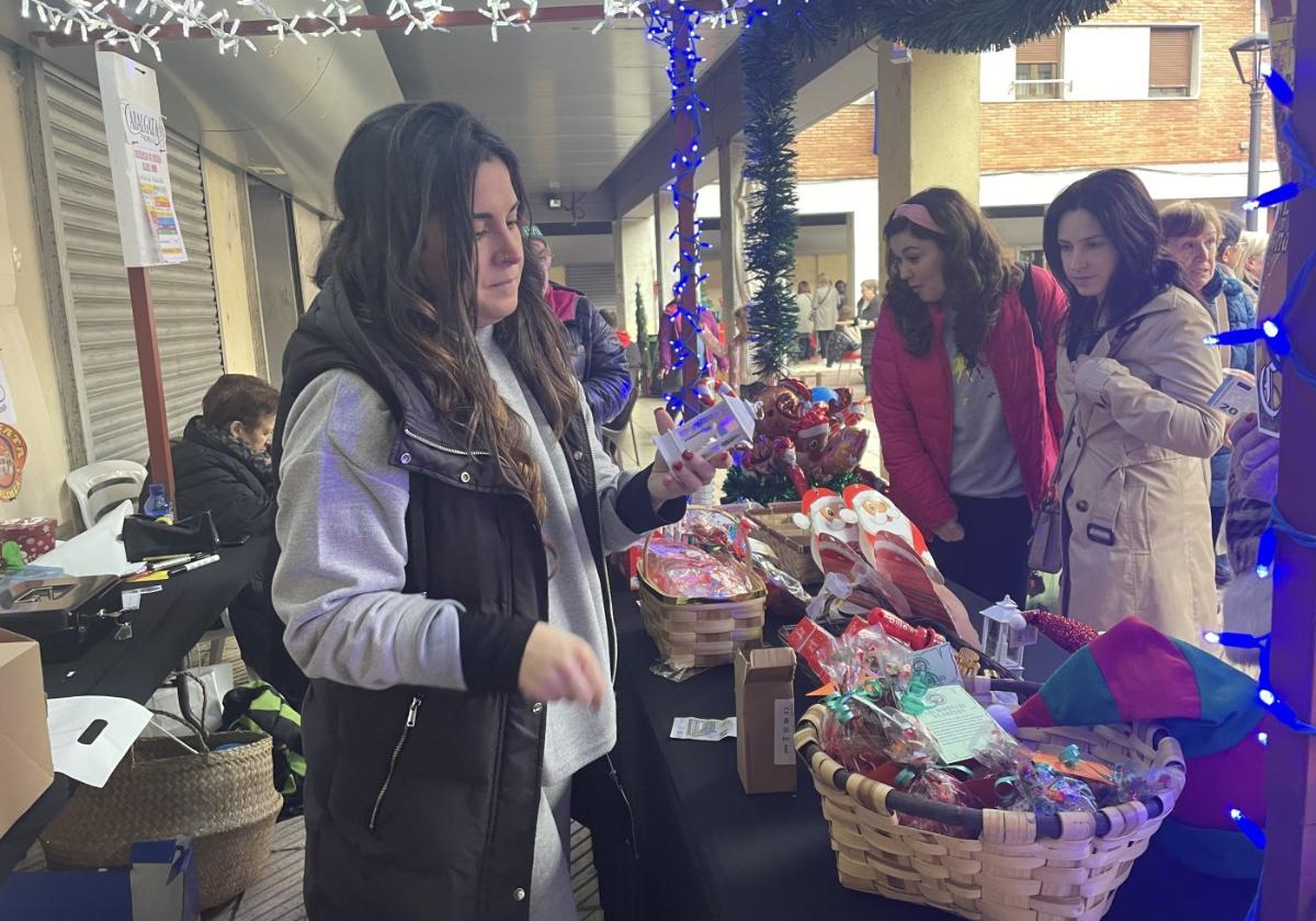 Los faroles para la cabalgata de Reyes estuvieron entre los objetos más vendidos.