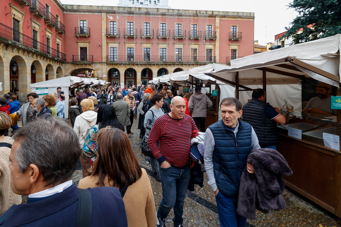 Puente de lleno y calor en Asturias