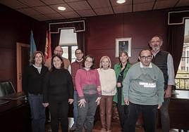 Integrantes de Adepas, tres miembros del equipo con discapacidad y la alcaldesa de Noreña.