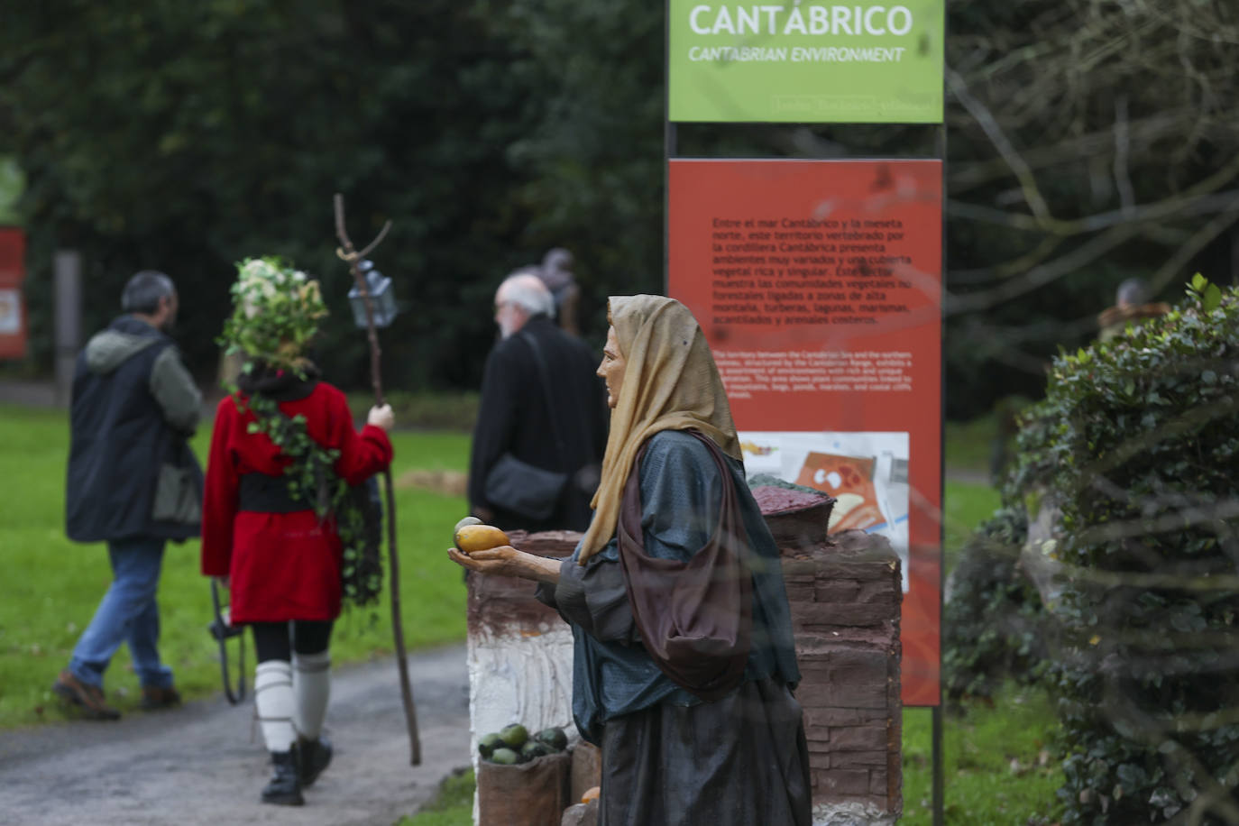 El belén del Ponticu enciende la Navidad en el Botánico de Gijón