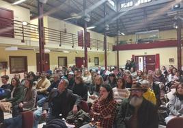 Asistentes al acto de clausura del Taller de Empleo de Llanera.