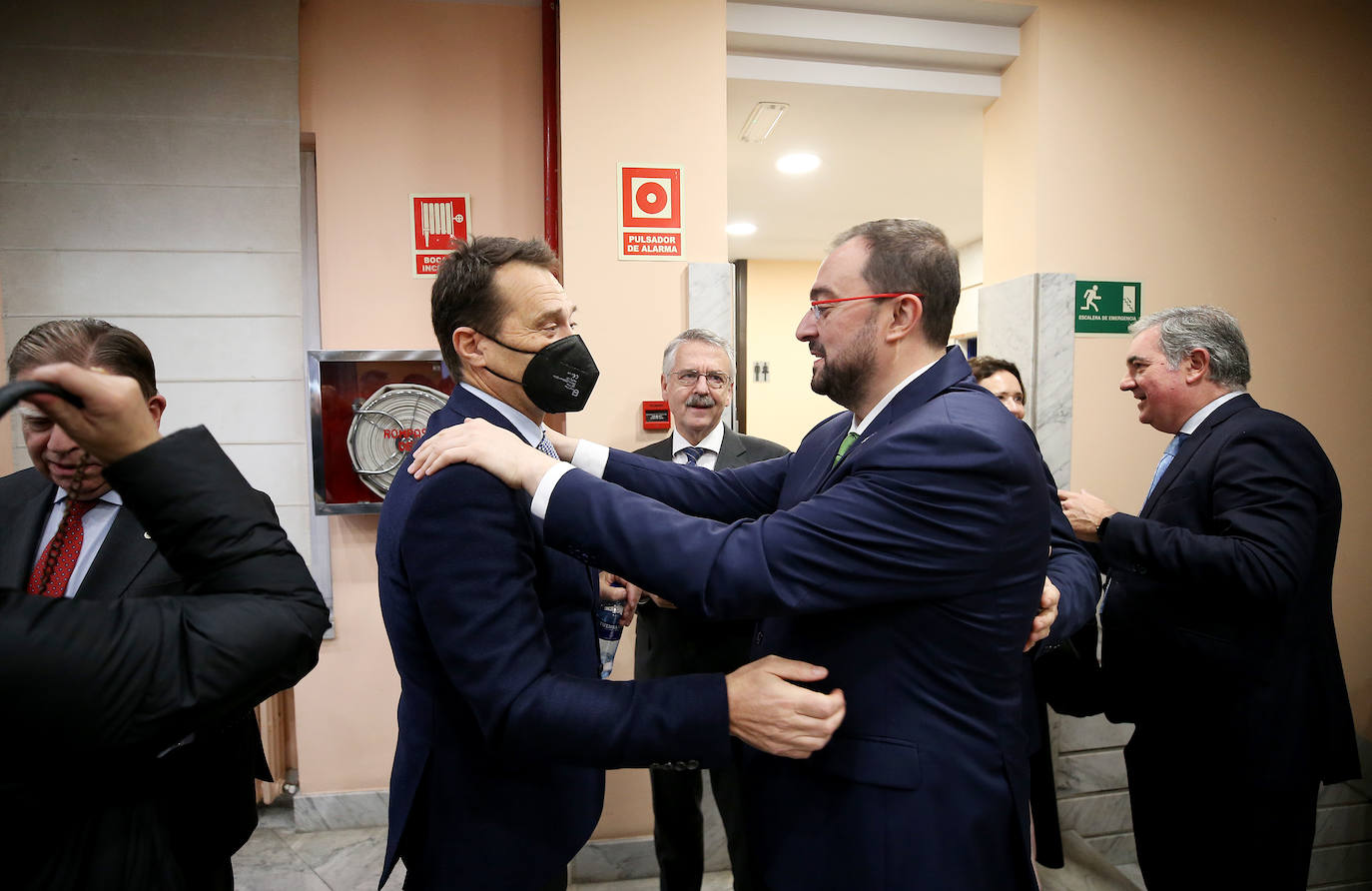 La Cámara de Oviedo entrega su medalla de oro a Obdulia Fernández