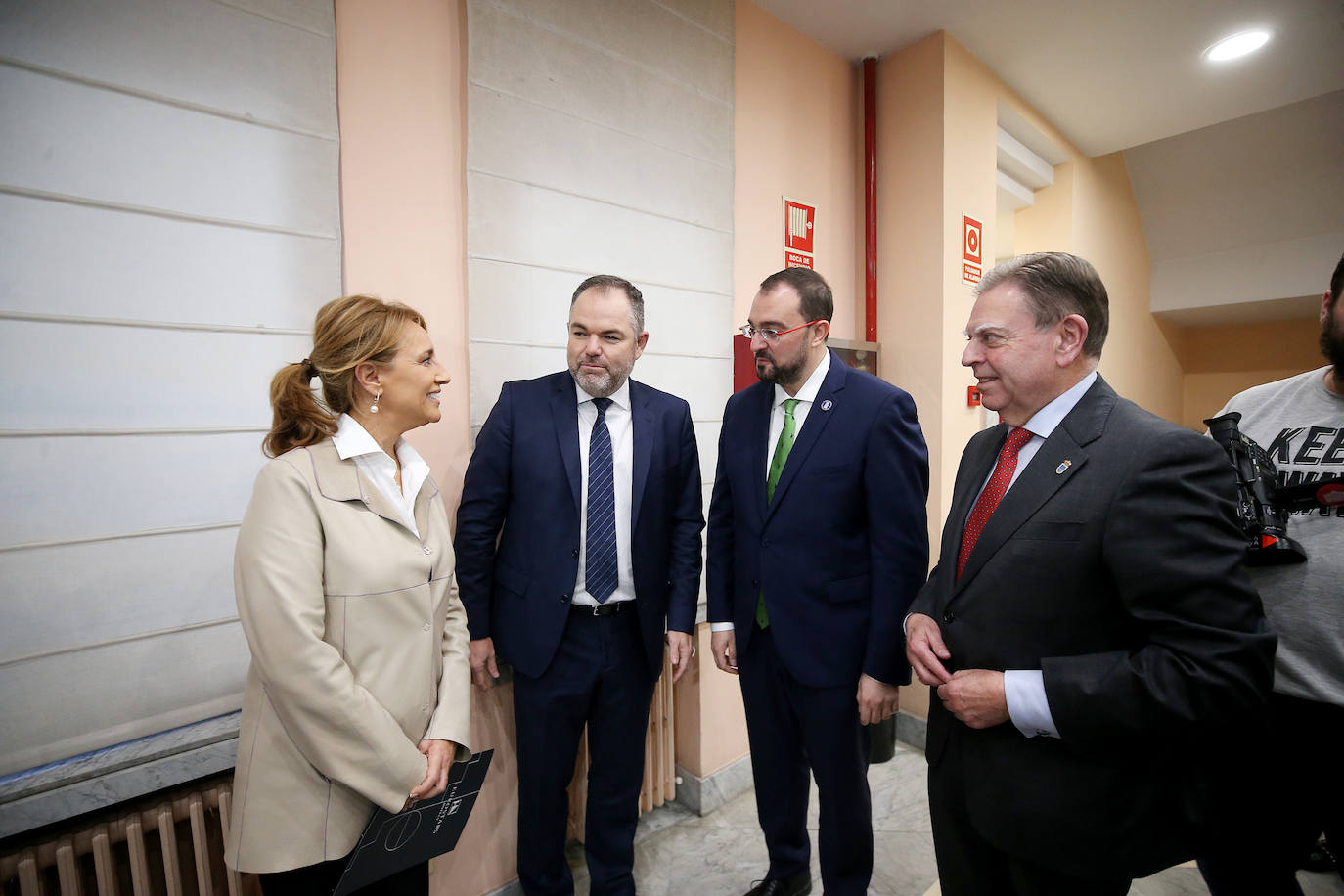La Cámara de Oviedo entrega su medalla de oro a Obdulia Fernández
