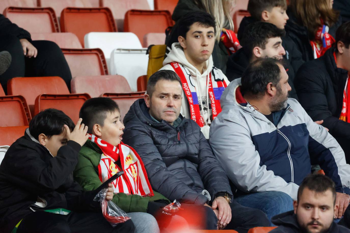 ¿Estuviste viendo el Sporting - Leganés? ¡Búscate en las fotos de El Molinón!