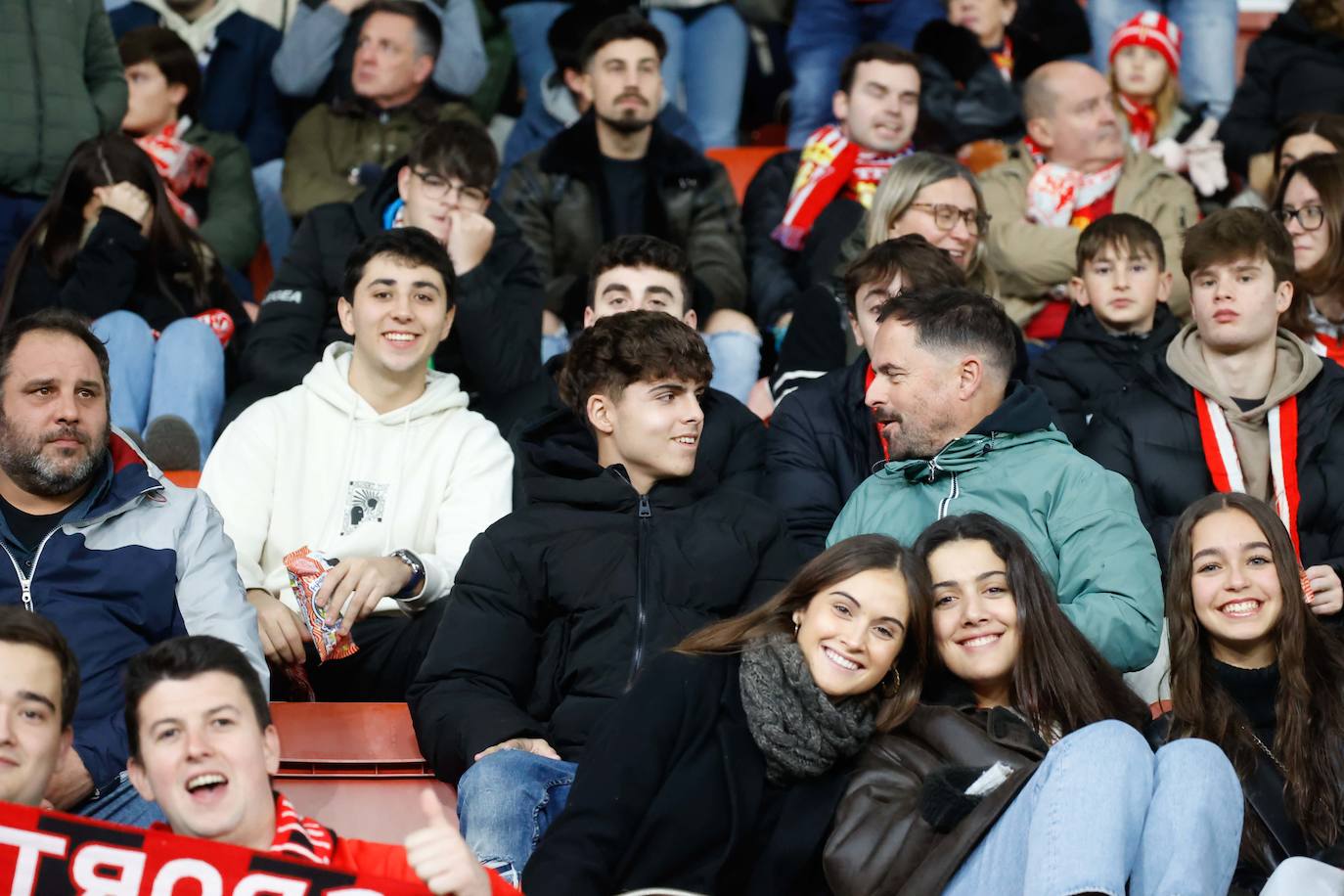 ¿Estuviste viendo el Sporting - Leganés? ¡Búscate en las fotos de El Molinón!