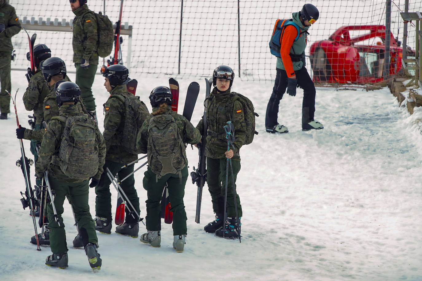 La Princesa de Asturias, maniobras en la nieve en el Pirineo aragonés