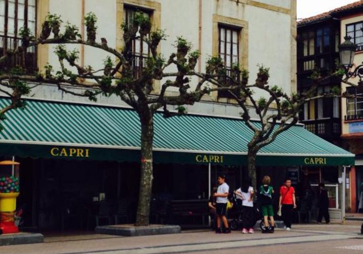 La cafetería Capri, en el centro de Ribadesella.