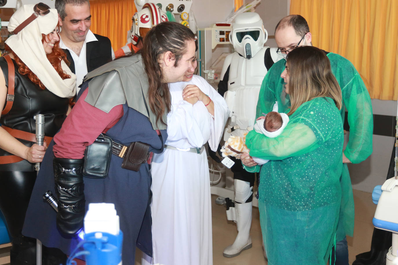 El hospital de Cabueñes se llena de &#039;fuerza&#039; por Navidad