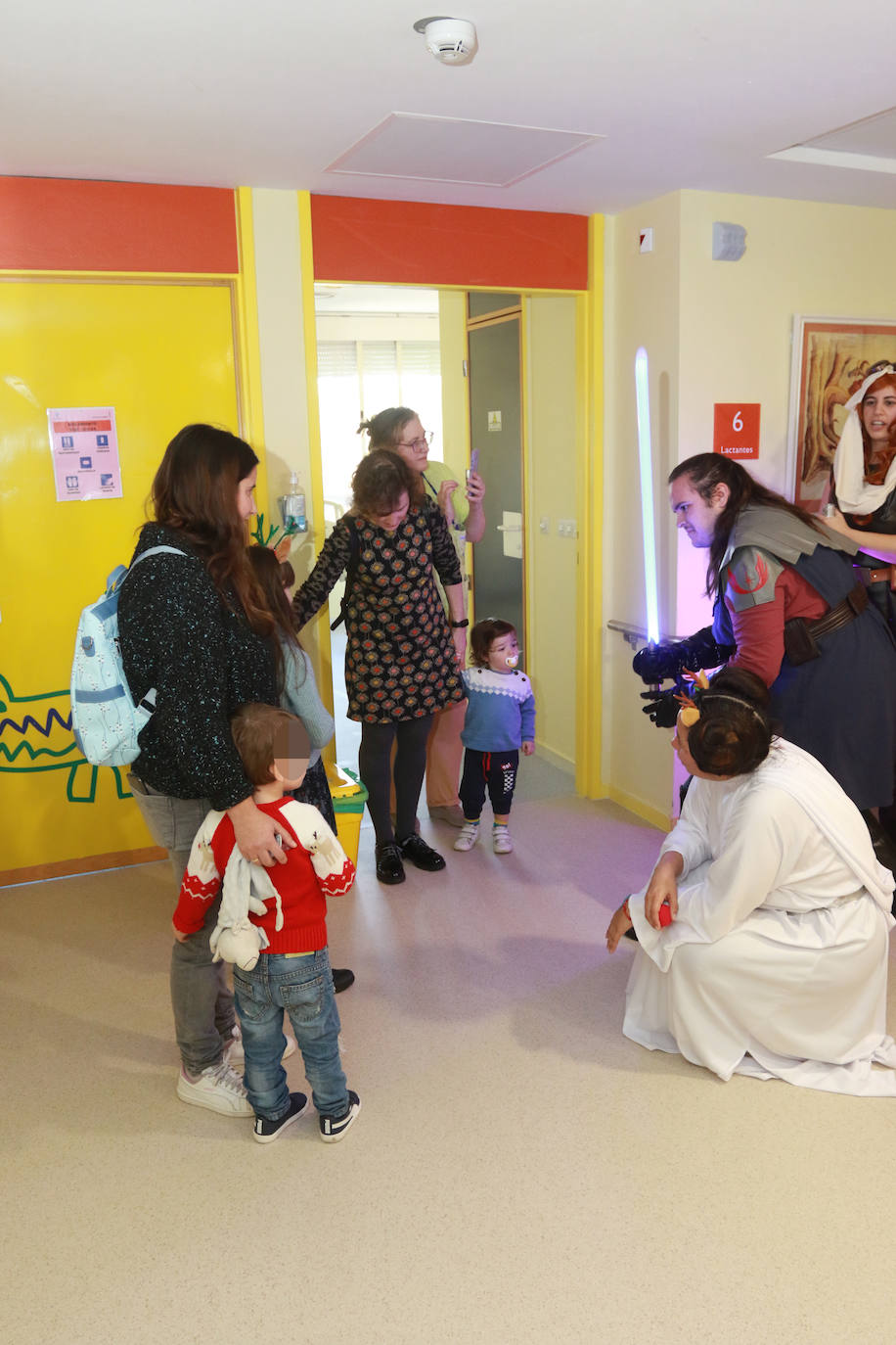 El hospital de Cabueñes se llena de &#039;fuerza&#039; por Navidad