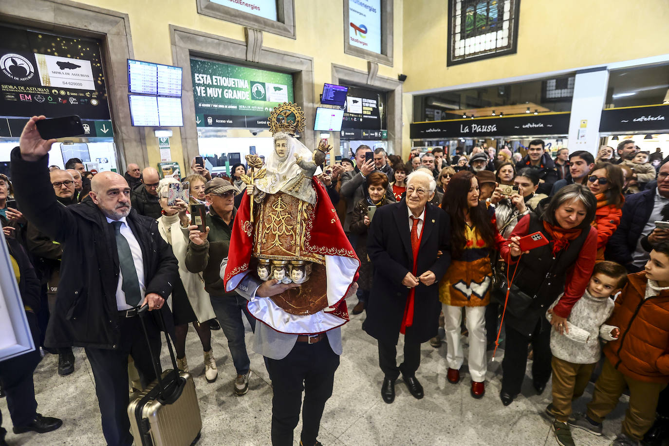 El viaje de la Santina en tren el día de Navidad