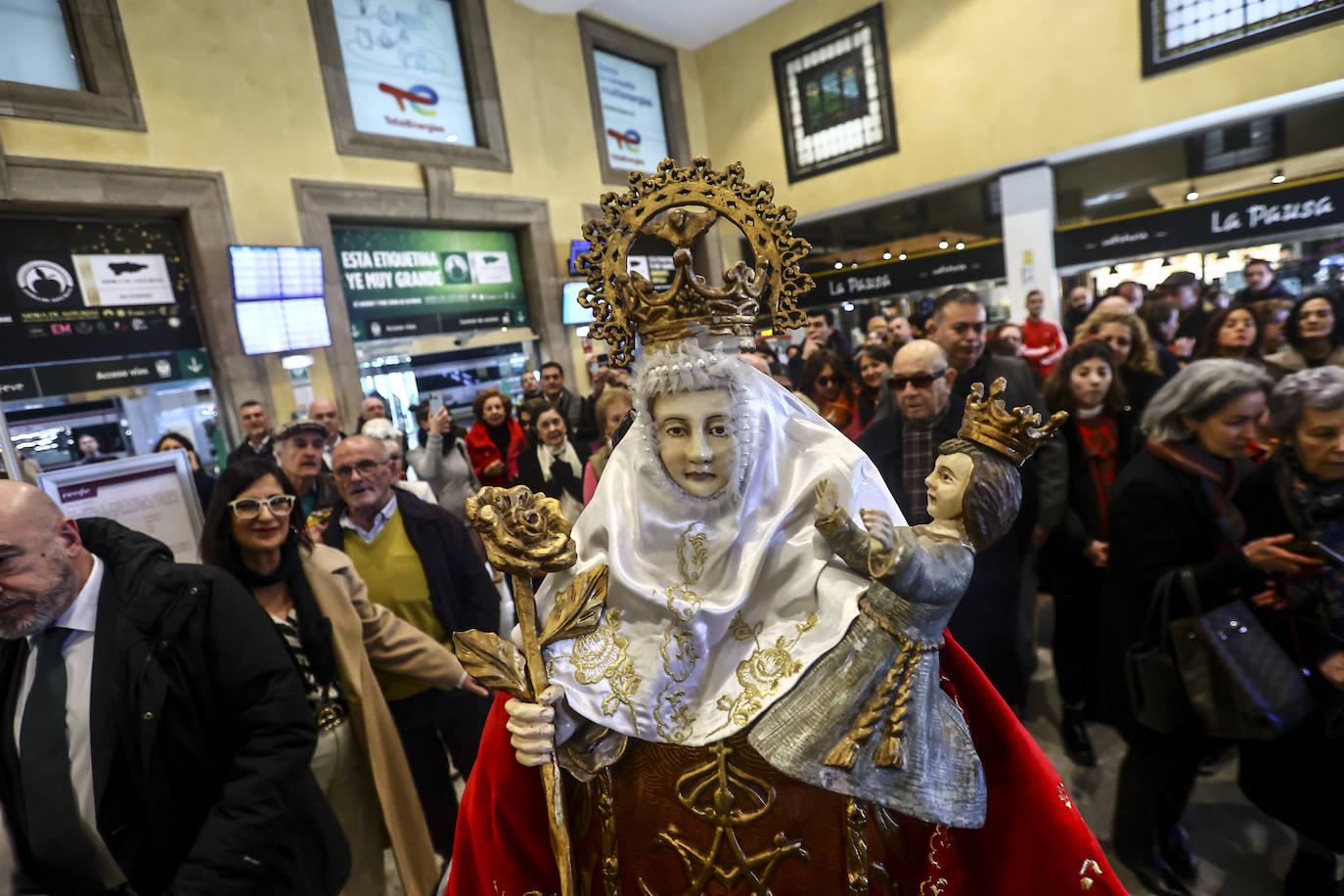 El viaje de la Santina en tren el día de Navidad
