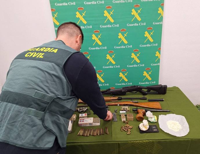 Cae una banda en Muros de Nalón que se dedicaba al tráfico de armas