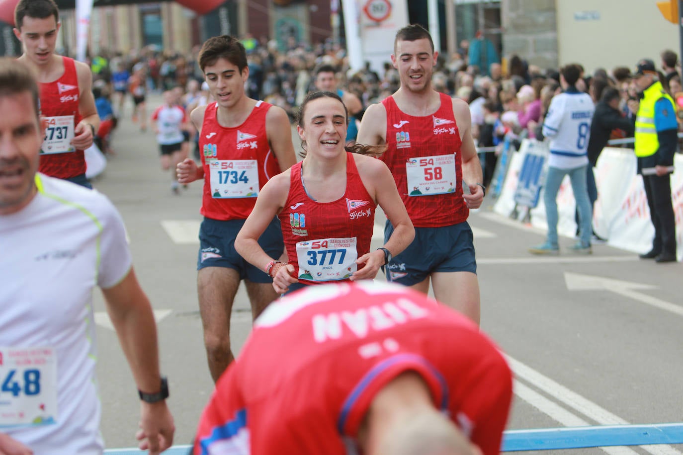 ¿Corriste la San Silvestre de Gijón? ¡Búscate en las fotos!