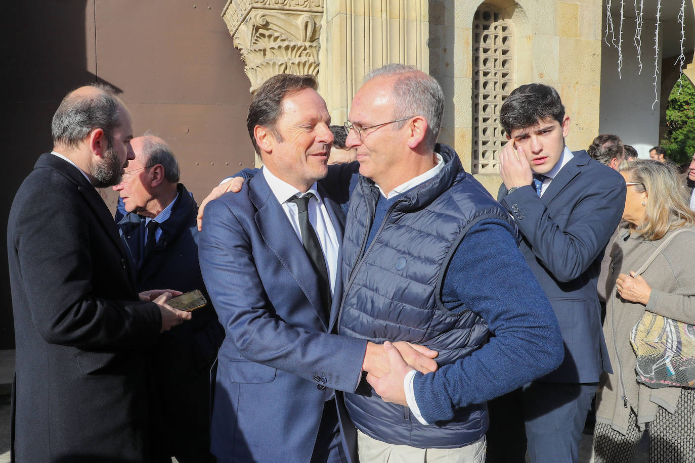 Fotos: Emocionada despedida en Gijón al empresario Romualdo Alvargonzález