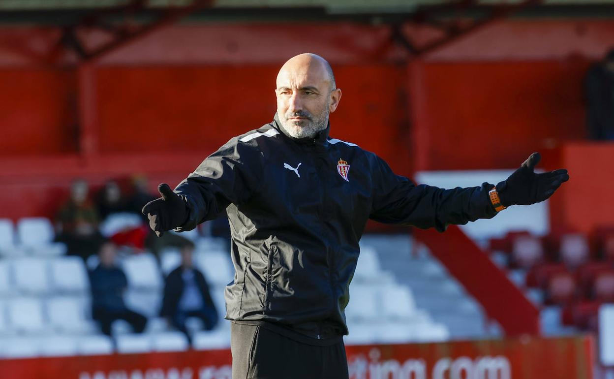 Abelardo, durante el entrenamiento.