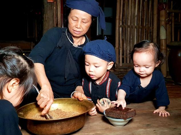 31. Thai Hai, Vietnam. Este pueblo promueve la cultura tradicional para potenciar productos turísticos como principales atractivos: su idioma, costumbres, rituales, ceremonias y vestimenta.