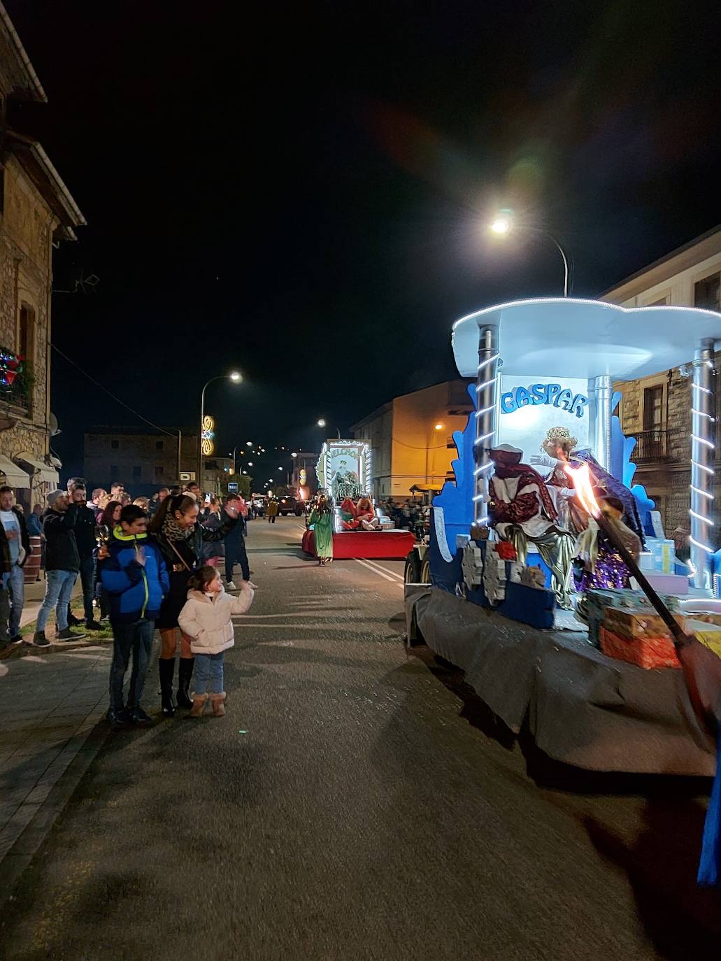 Fotos: La ilusión de los Reyes Magos llega a Cangas de Onís