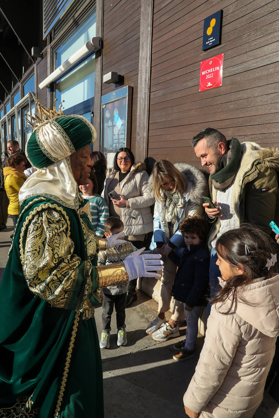 Fotos: Rostros llenos de ilusión en la recepción de los Reyes Magos de Gijón