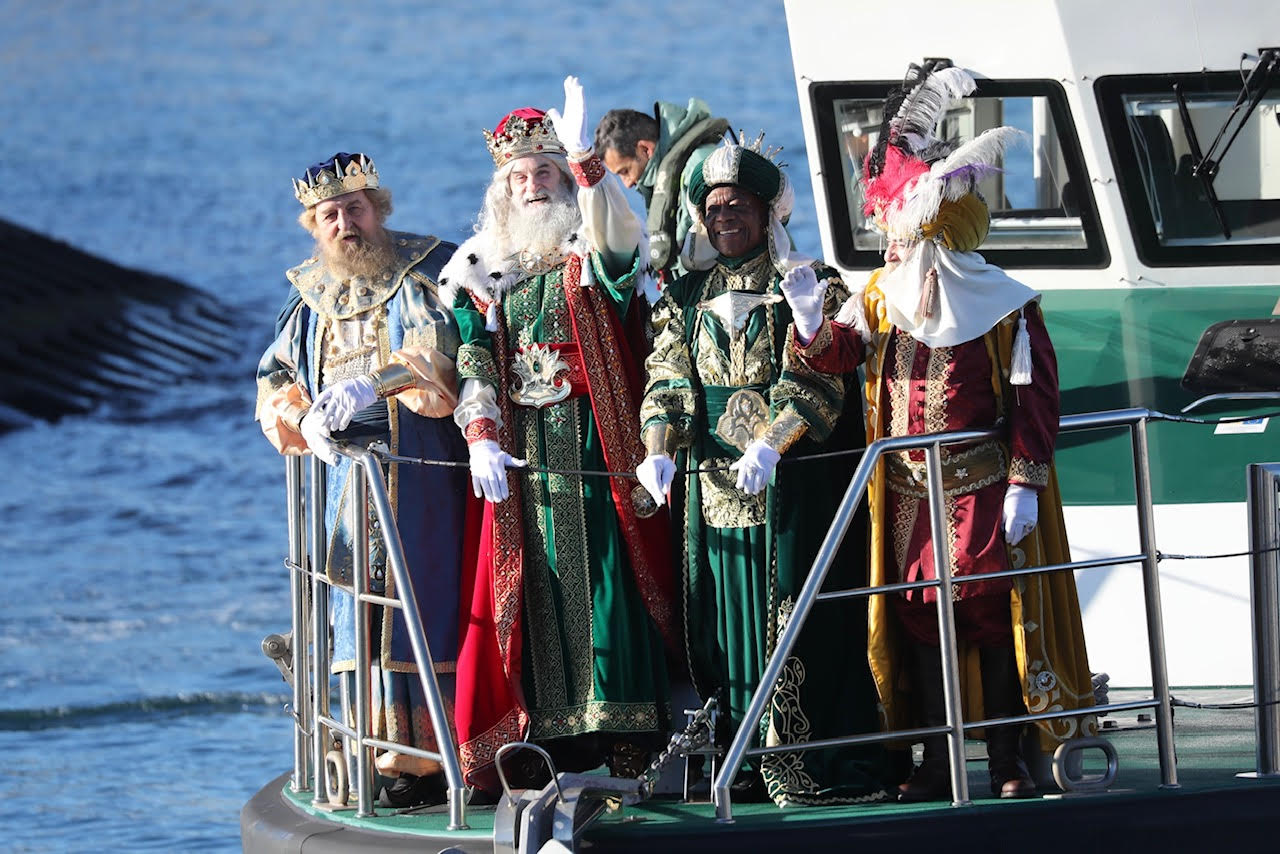 Fotos: Rostros llenos de ilusión en la recepción de los Reyes Magos de Gijón