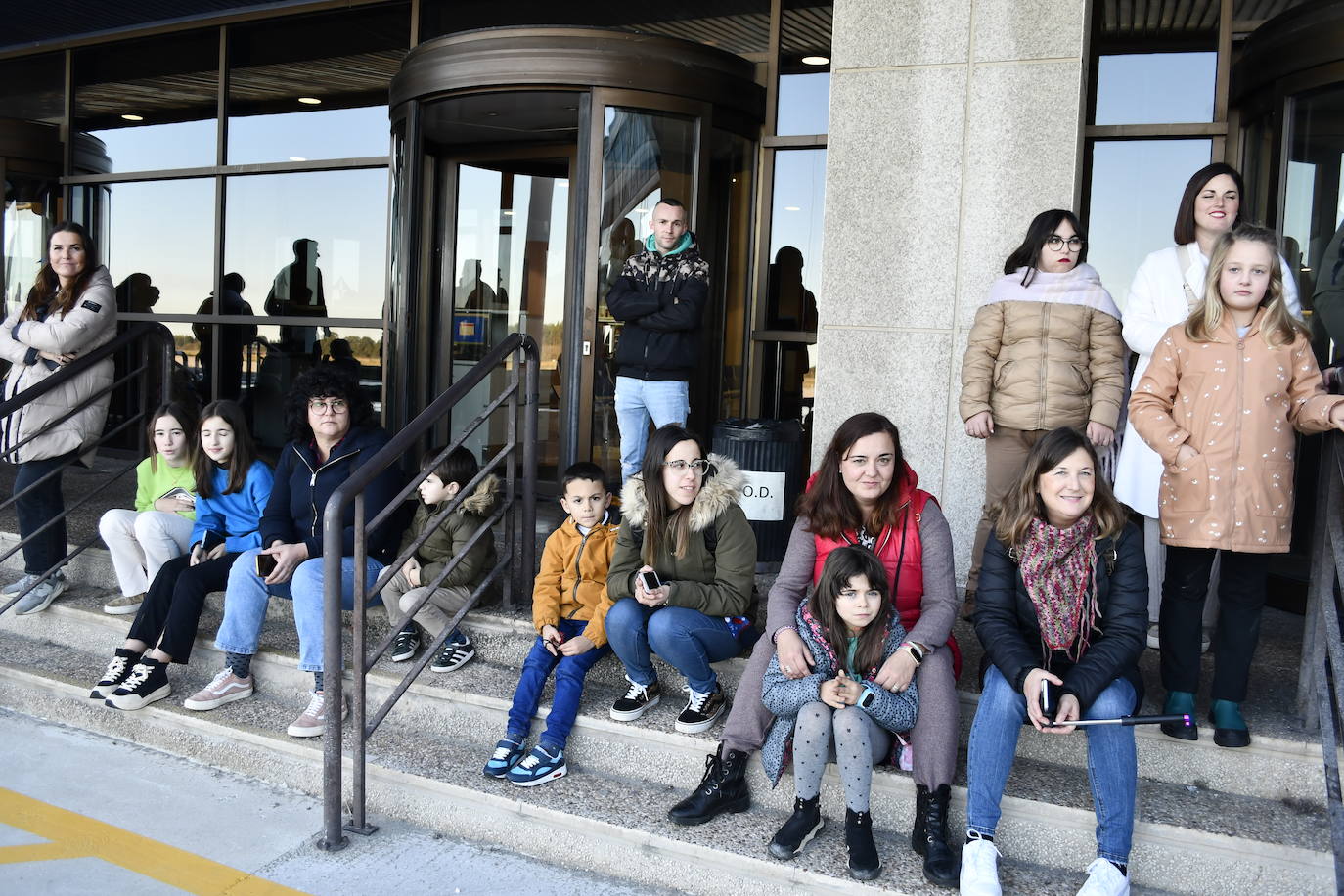 Fotos: Así ha sido la emocionante llegada de los Reyes Magos al aeropuerto de Asturias