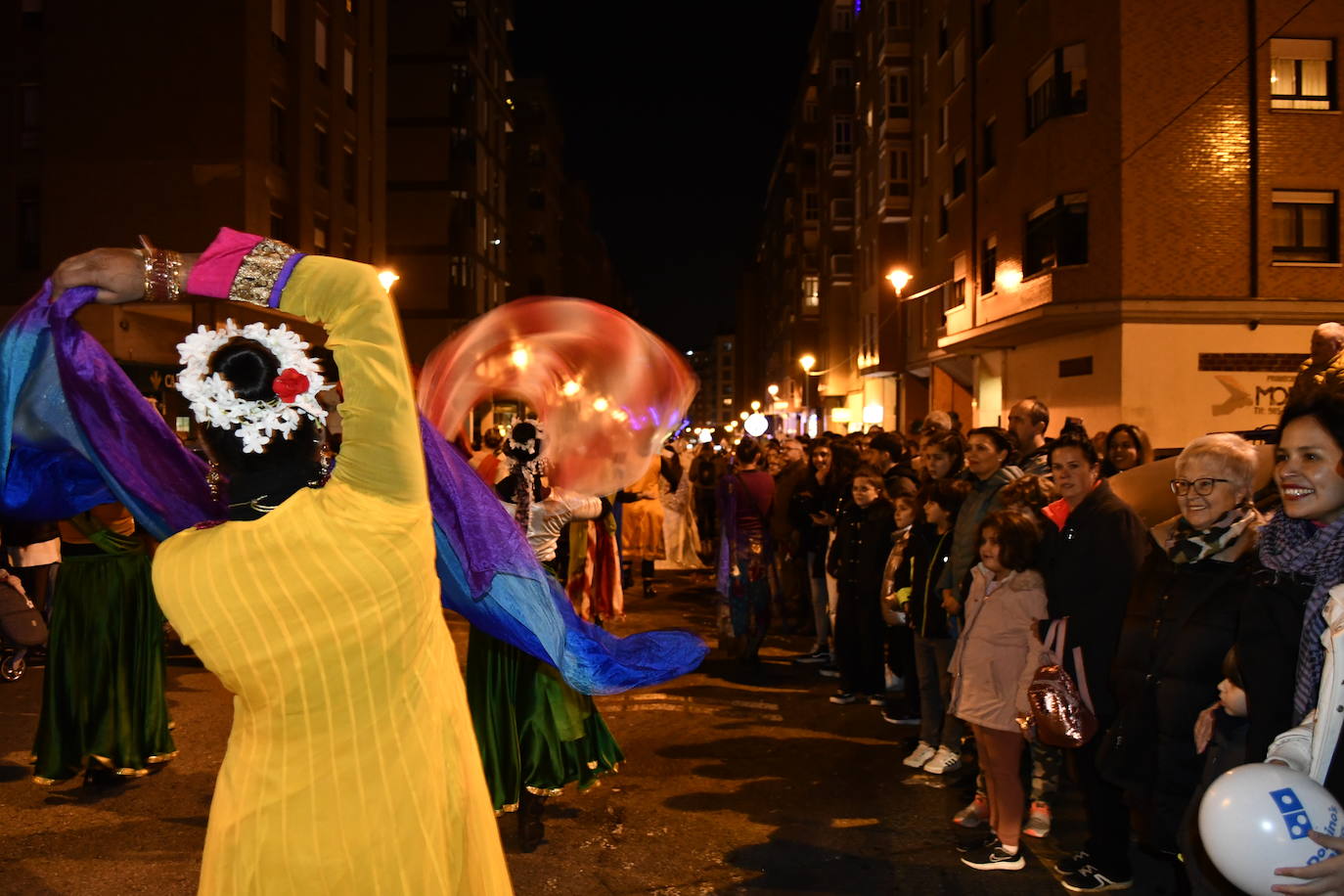 Fotos: Melchor, Gaspar y Baltasar llenan Avilés de ilusión