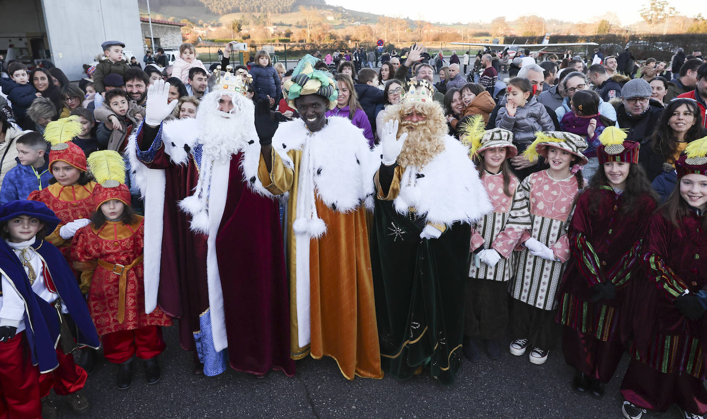 Fotos: El impresionante recibimiento de Sus Majestades a La Morgal