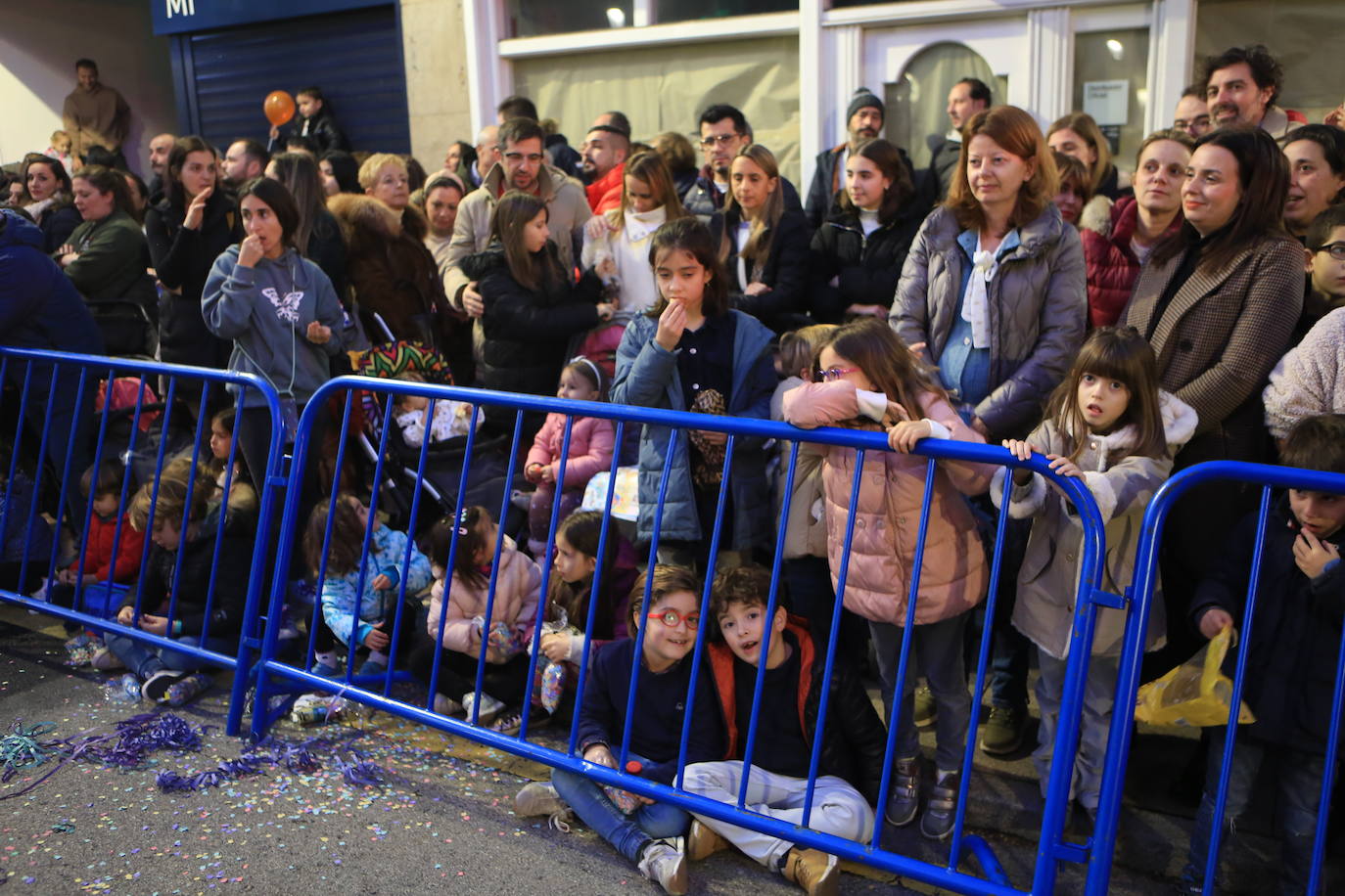 Fotos: Los Reyes Magos hacen soñar a los niños en Oviedo