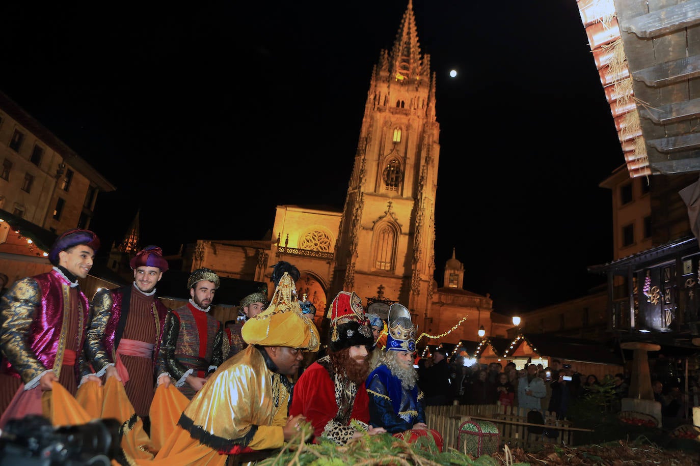 Fotos: Los Reyes Magos hacen soñar a los niños en Oviedo