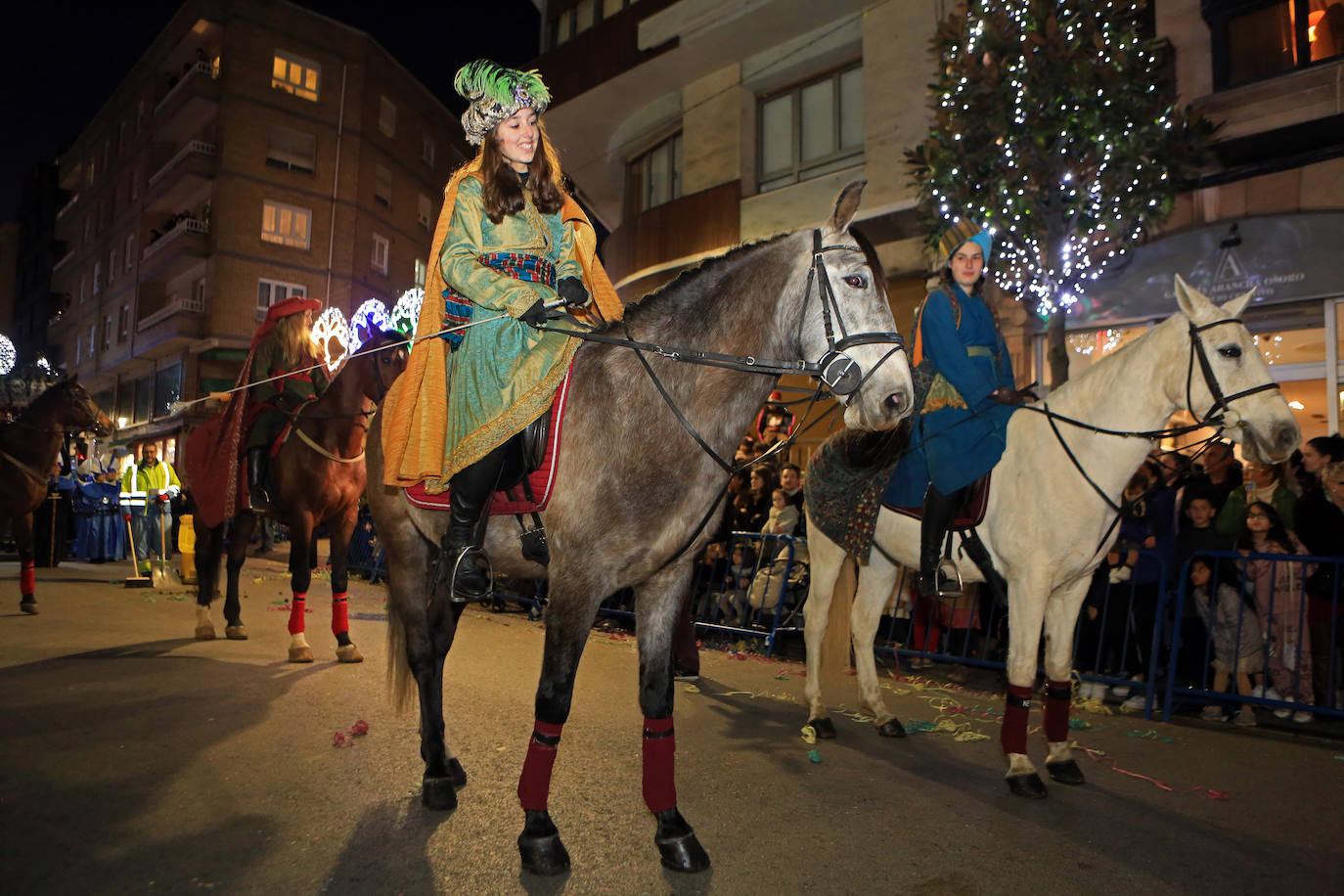 Fotos: Los Reyes Magos hacen soñar a los niños en Oviedo