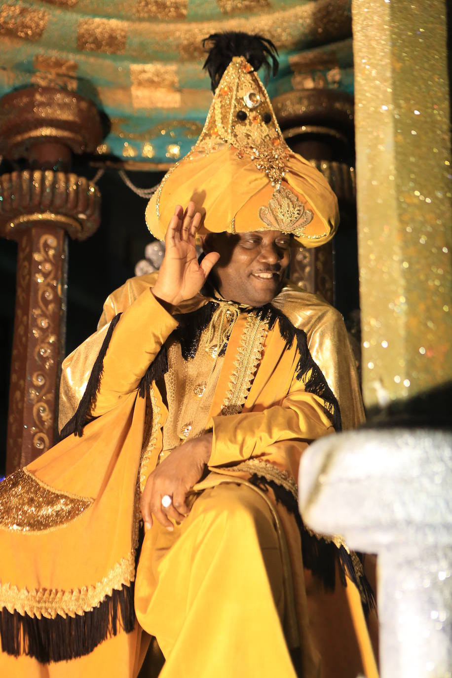 Fotos: Los Reyes Magos hacen soñar a los niños en Oviedo