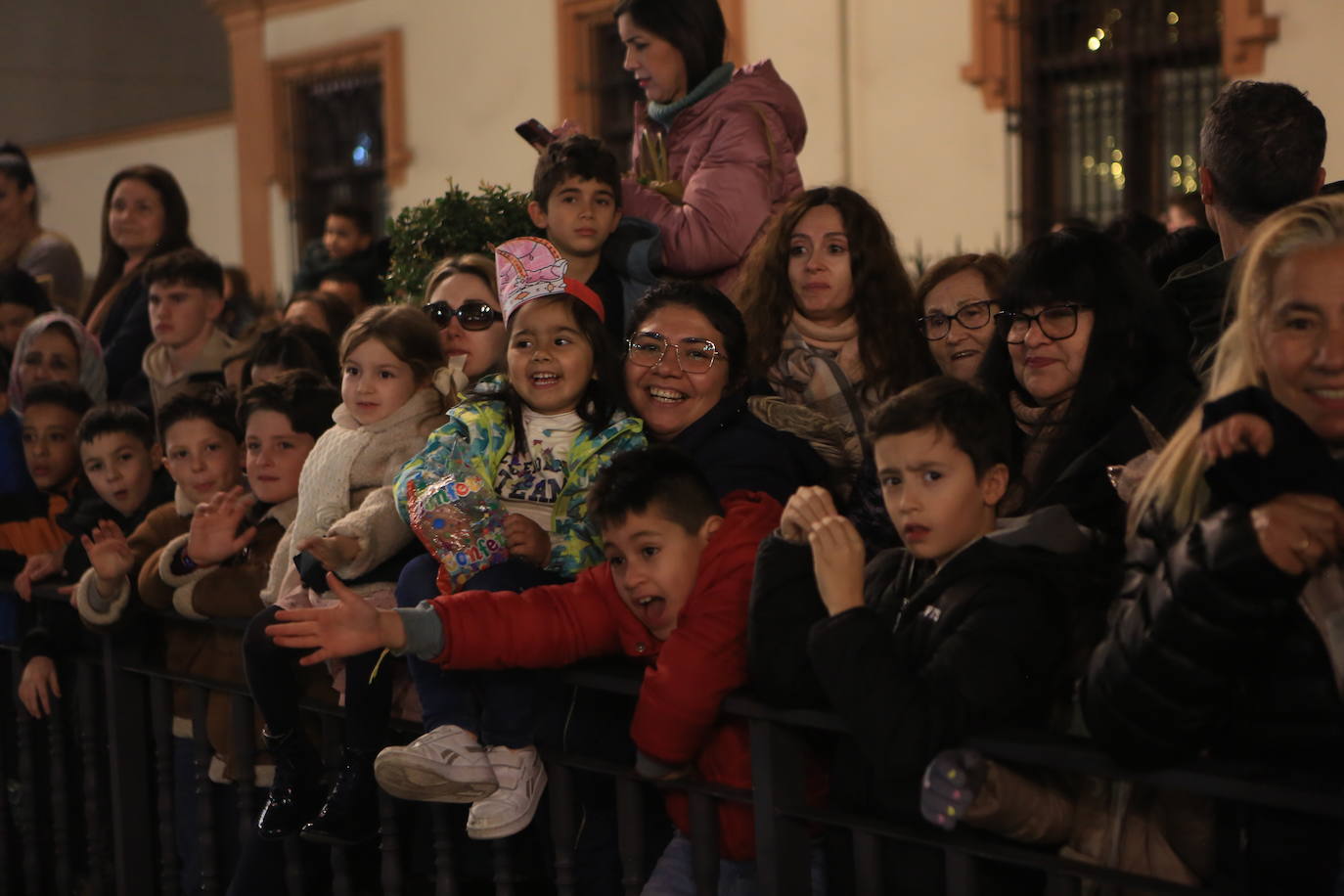 Fotos: Los Reyes Magos hacen soñar a los niños en Oviedo