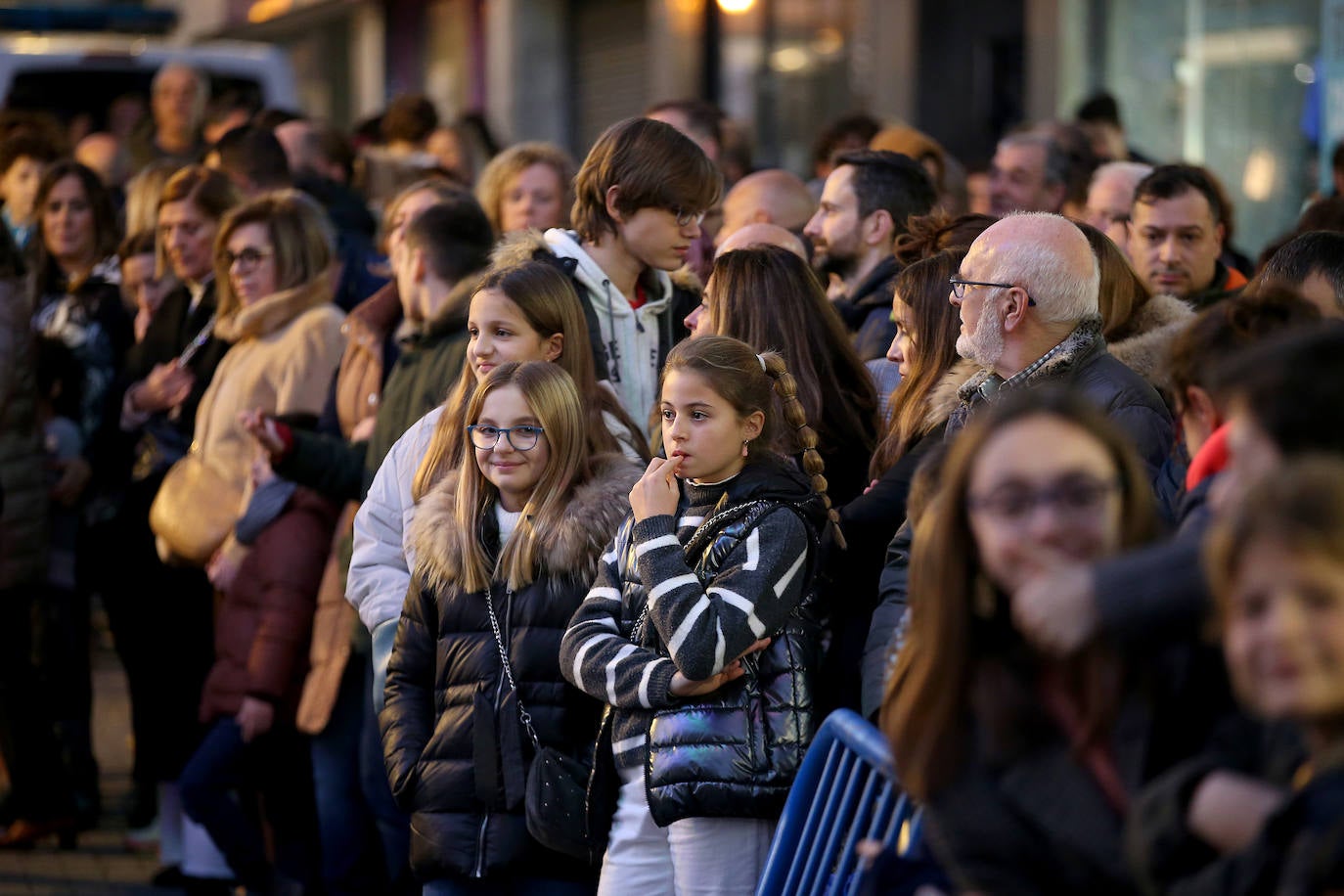 Fotos: Los Reyes Magos hacen soñar a los niños en Oviedo
