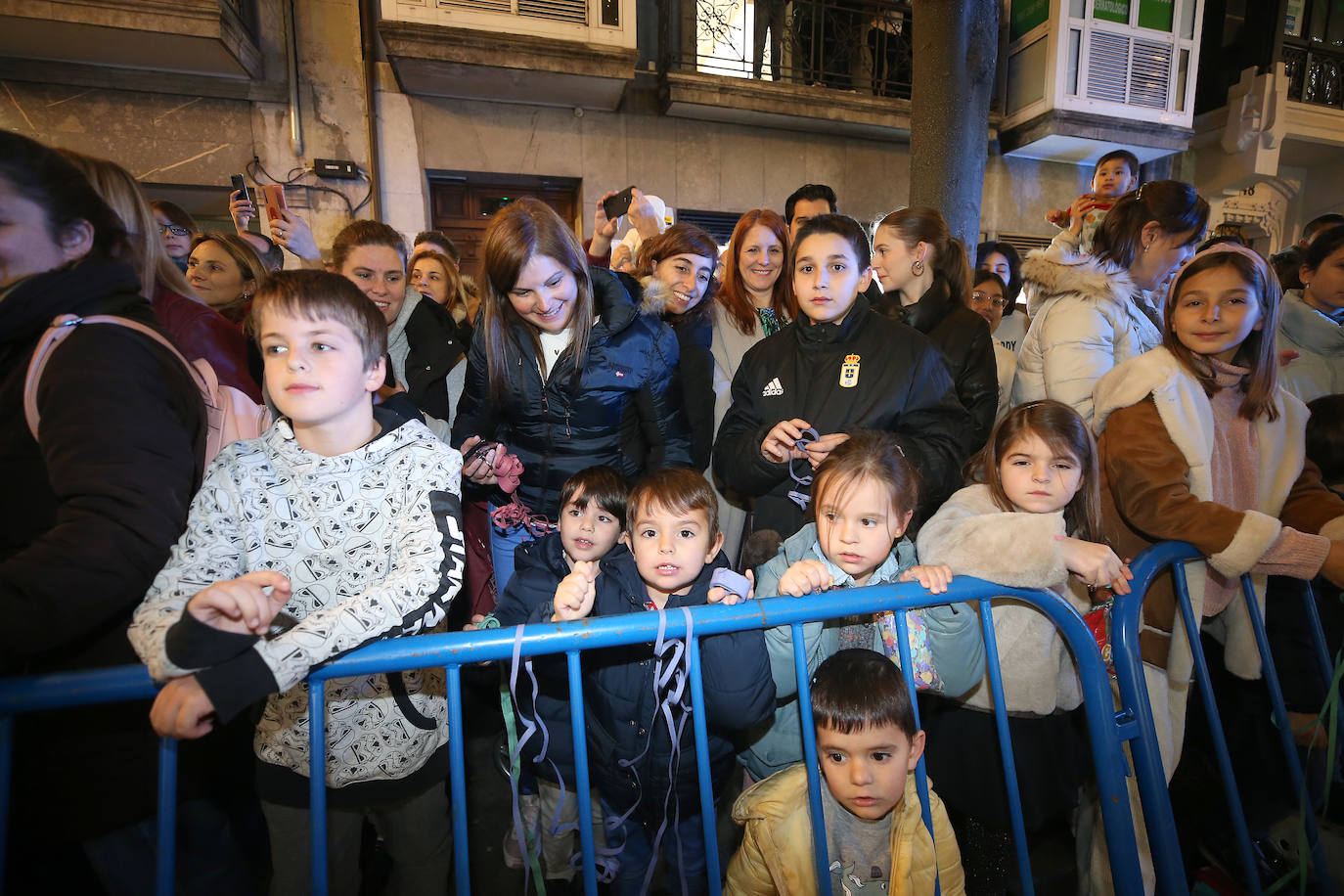 Fotos: Los Reyes Magos hacen soñar a los niños en Oviedo