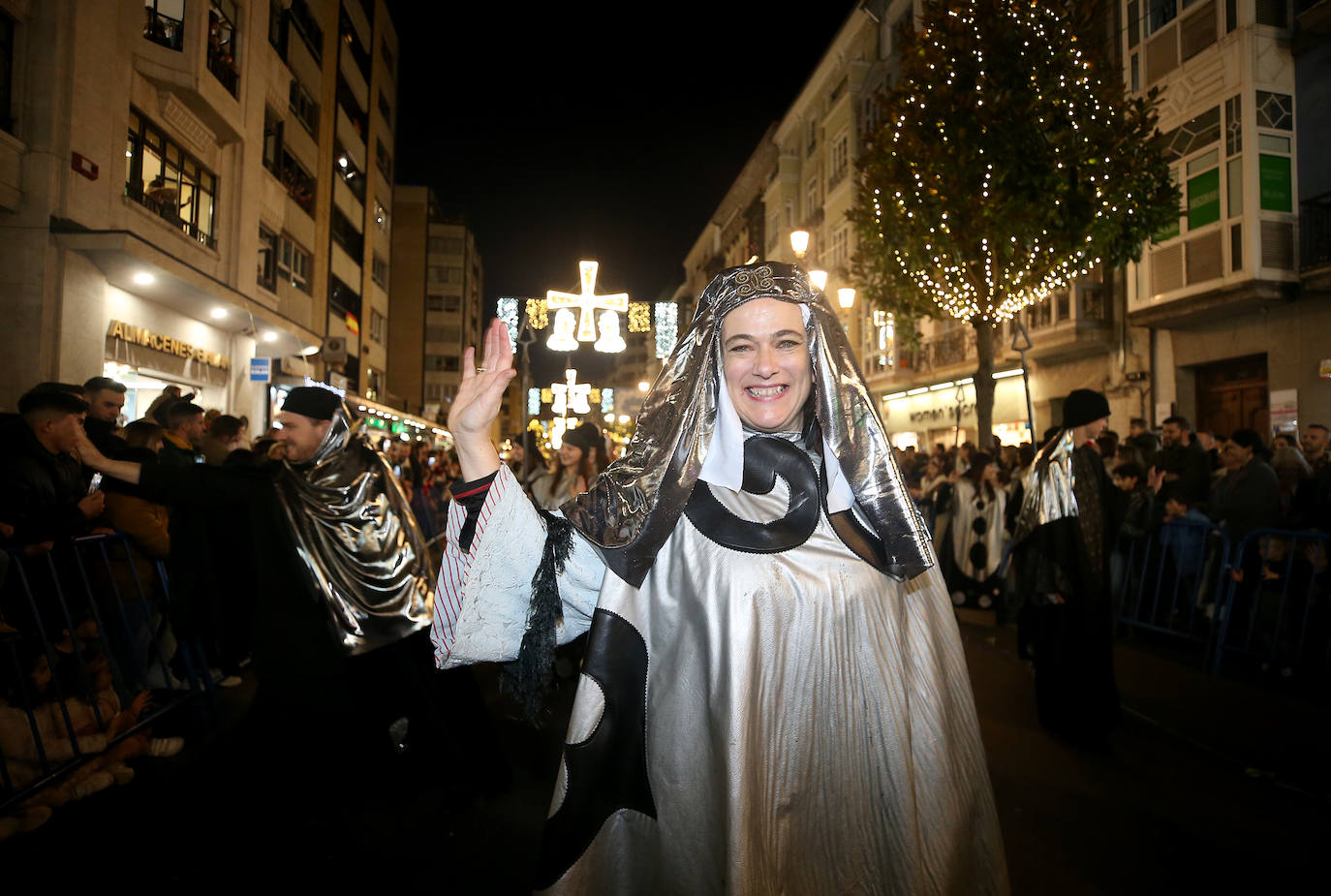 Fotos: Los Reyes Magos hacen soñar a los niños en Oviedo