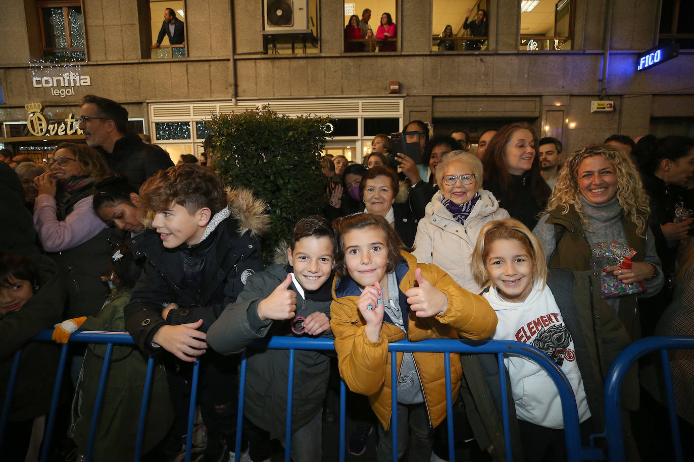 Fotos: Los Reyes Magos hacen soñar a los niños en Oviedo