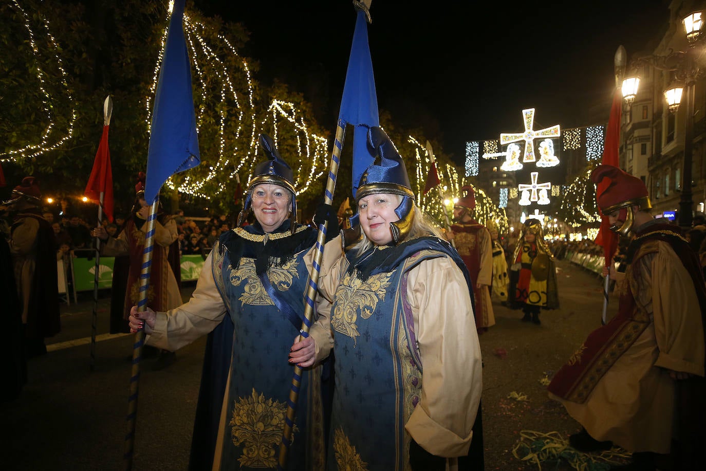 Fotos: Los Reyes Magos hacen soñar a los niños en Oviedo