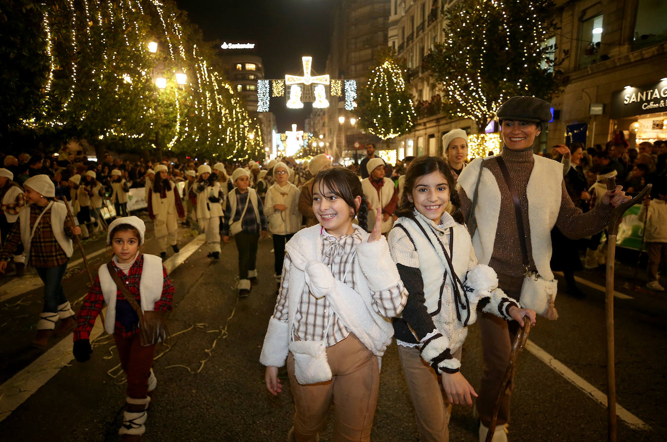 Fotos: Los Reyes Magos hacen soñar a los niños en Oviedo