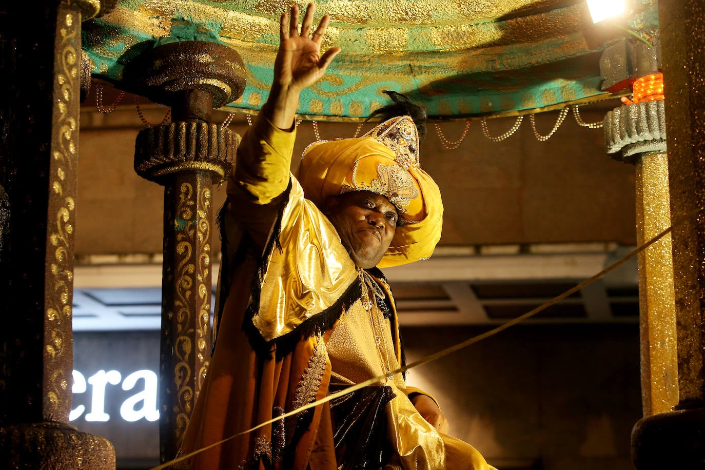 Fotos: Los Reyes Magos hacen soñar a los niños en Oviedo